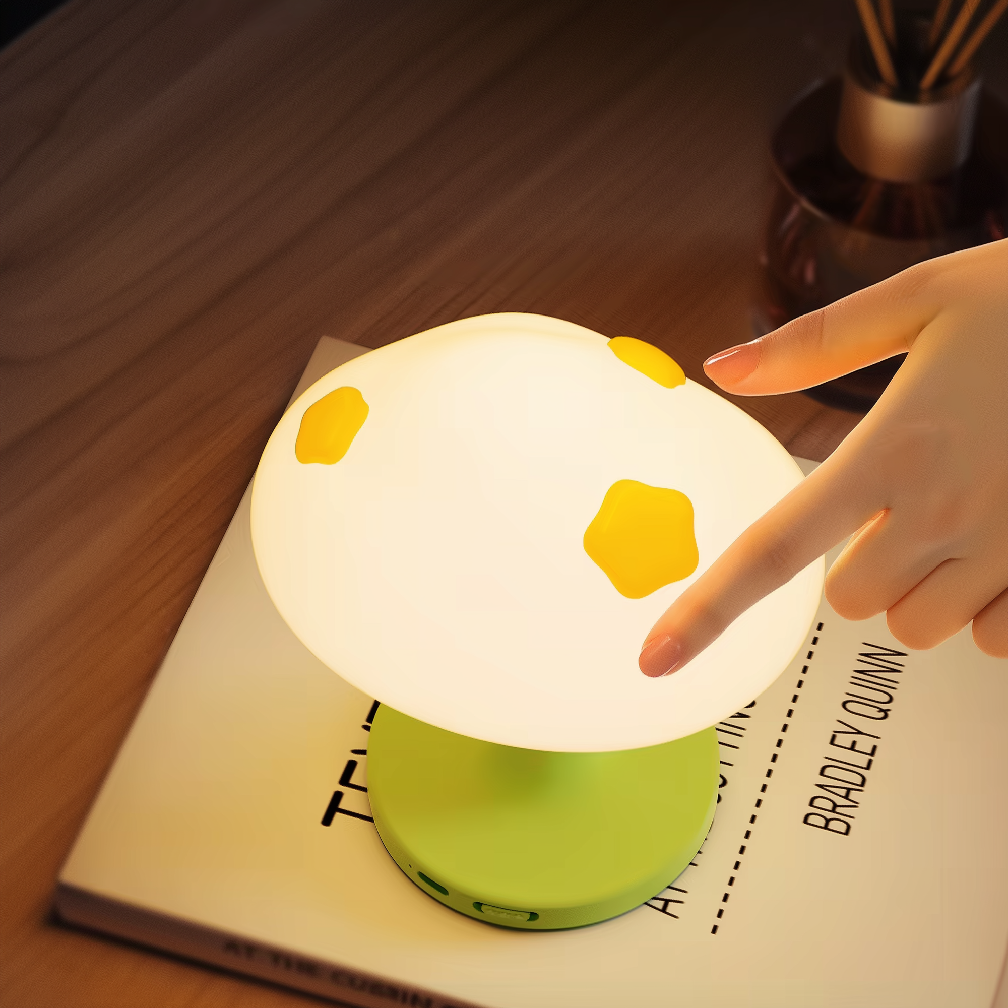 Cozy Cloud Bear · Dozzi · Rechargeable & Touch-Activated Bedside Lamp